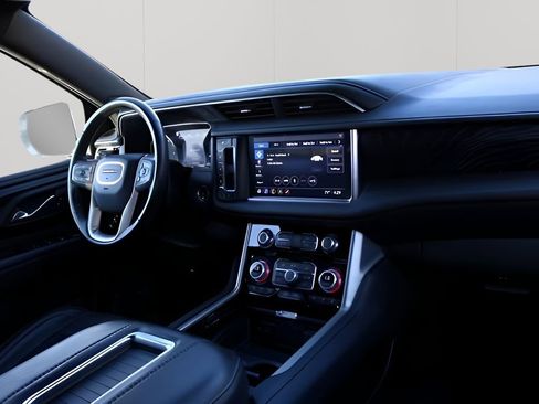 Used 2021 GMC Yukon XL Denali image 19