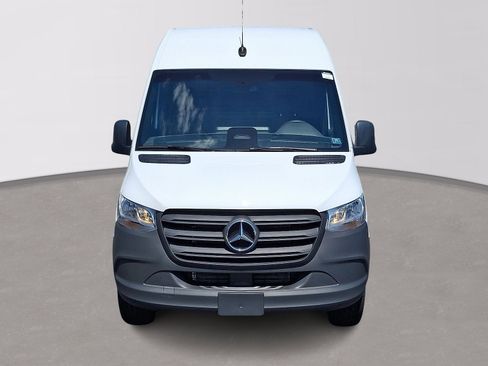 Used 2025 Mercedes-Benz Sprinter 2500 image 2