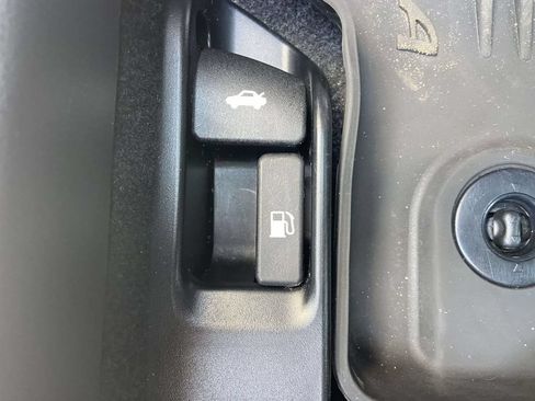 Used 2025 Toyota Corolla LE FWD image 26