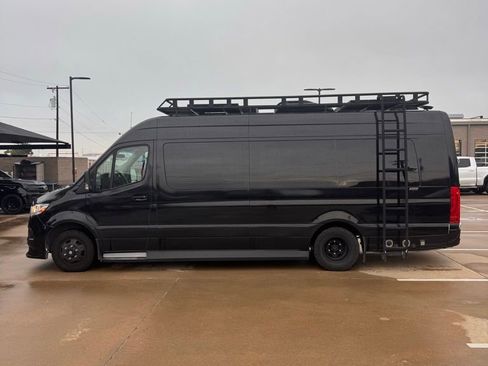 Used 2021 Mercedes-Benz Sprinter 3500 image 4