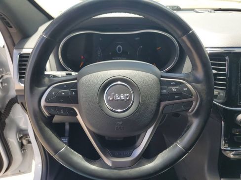 Used 2019 Jeep Grand Cherokee Altitude AWD/4WD image 13