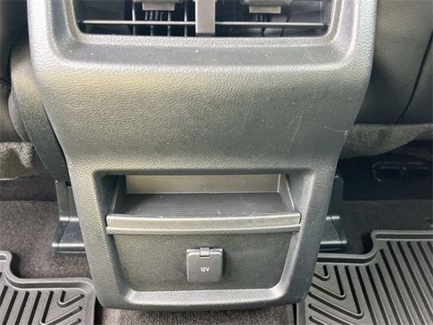 Used 2020 Ford Edge SEL image 17