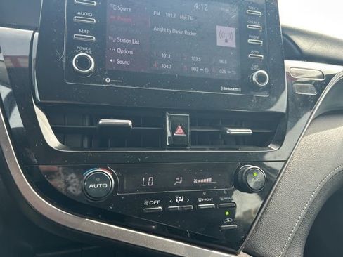 Used 2021 Toyota Camry SE image 20