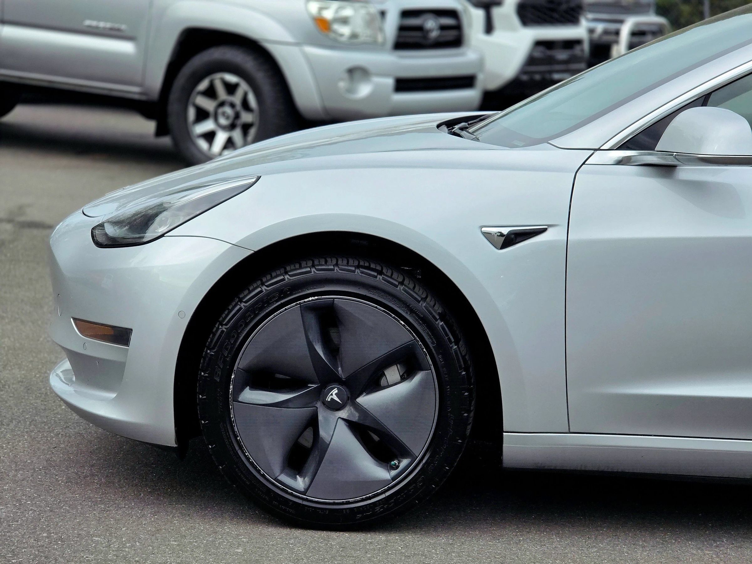 Used 2018 Tesla Model 3 Long Range RWD image 5