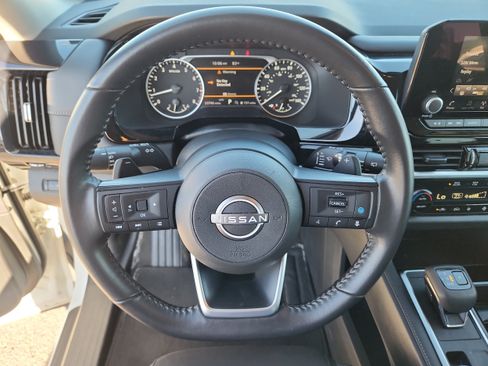 Used 2025 Nissan Pathfinder SV AWD/4WD image 19
