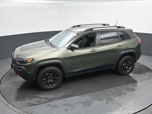 Used 2020 Jeep Cherokee Trailhawk w/ Comfort/Convenience Group image 38