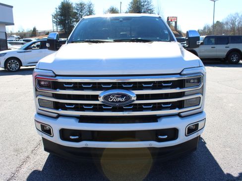 Used 2024 Ford F250 Platinum image 3