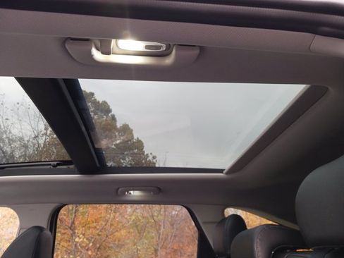 Used 2025 Kia Sorento S w/ Panoramic Sunroof Package image 34