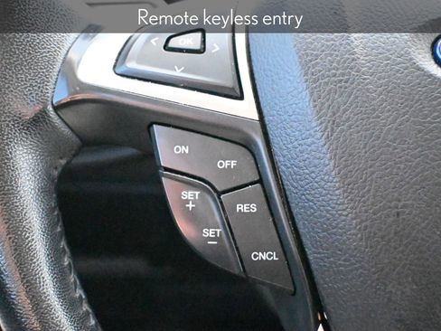 Used 2023 Ford Edge SEL image 11