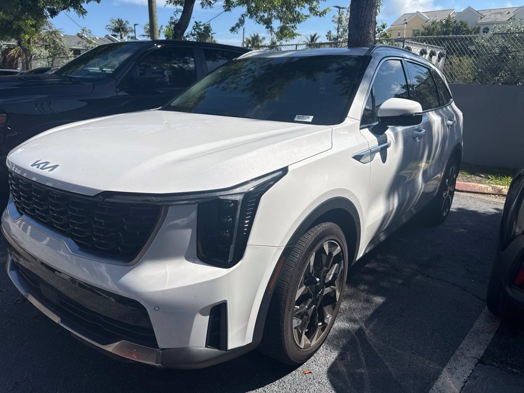 Certified 2026 Kia Sorento EX FWD image 1