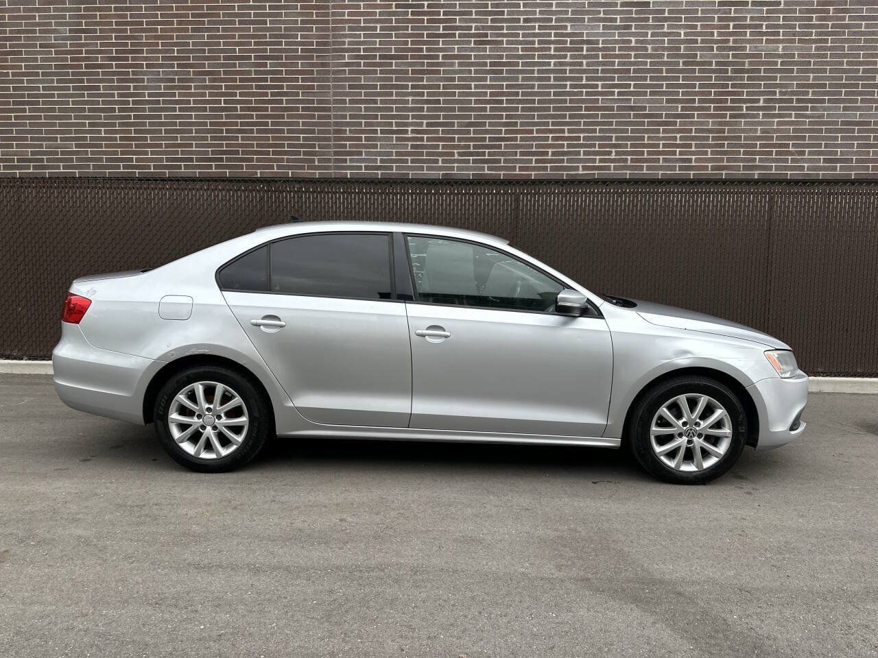 Used 2011 Volkswagen Jetta SE FWD image 5