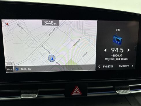 Used 2022 Hyundai Elantra Limited w/ Preferred Accessory Package image 18