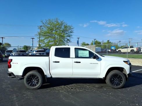 New 2026 Chevrolet Colorado W/T AWD/4WD image 2