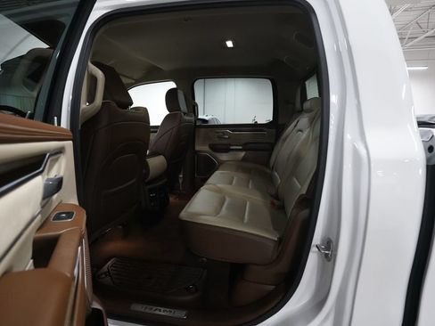 Used 2021 RAM 1500 Laramie AWD/4WD image 9