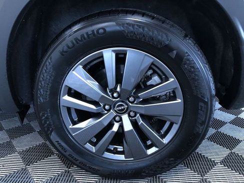 Used 2025 Nissan Pathfinder SV AWD/4WD image 16