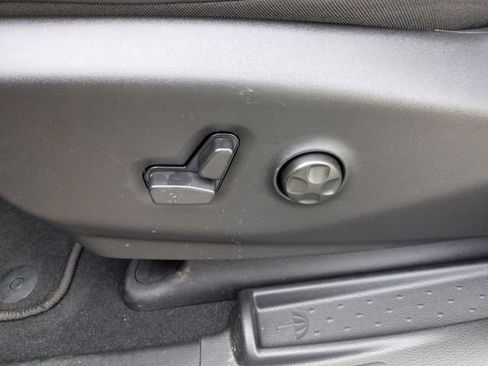 New 2026 Chrysler Voyager LX image 23