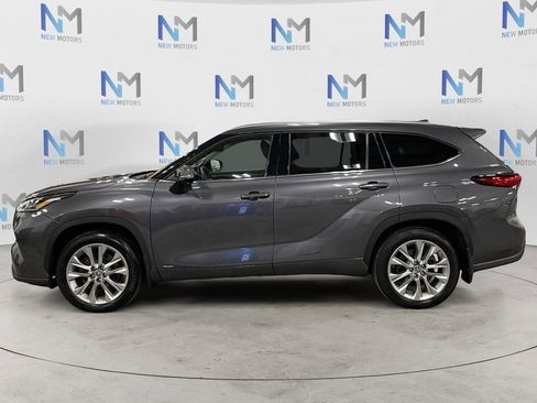 Used 2023 Toyota Highlander Limited image 2