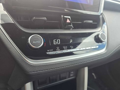 Used 2025 Toyota Corolla Cross AWD Hybrid image 28