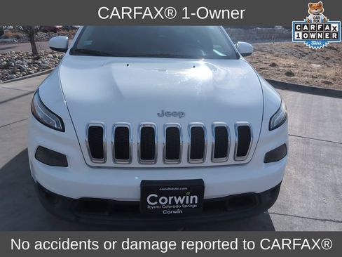 Used 2016 Jeep Cherokee Latitude image 2