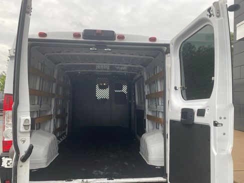 Used 2025 RAM ProMaster 2500 w/ U-Haul Equipment Group FWD image 8