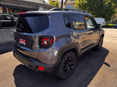 Used 2017 Jeep Renegade Altitude FWD image 6