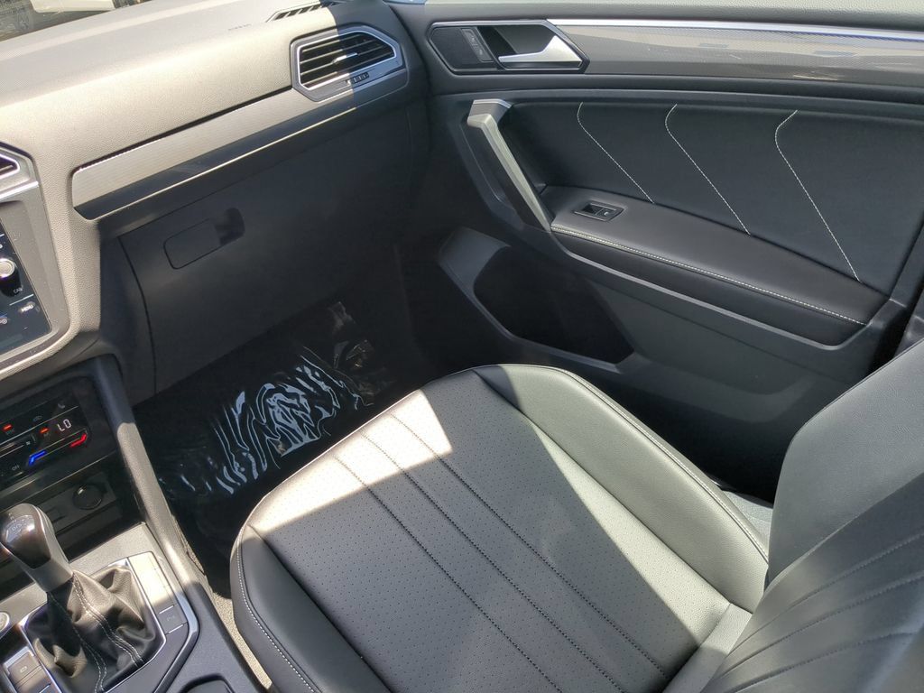 Certified 2024 Volkswagen Tiguan SE R-Line FWD image 16
