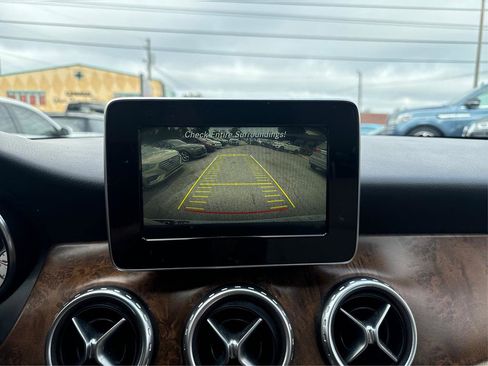 Used 2017 Mercedes-Benz GLA 250 image 24