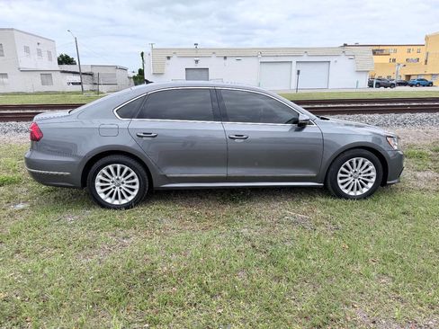Used 2017 Volkswagen Passat 1.8T SE image 8