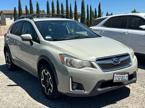 Used 2017 Subaru Crosstrek 2.0i Limited AWD/4WD image 2