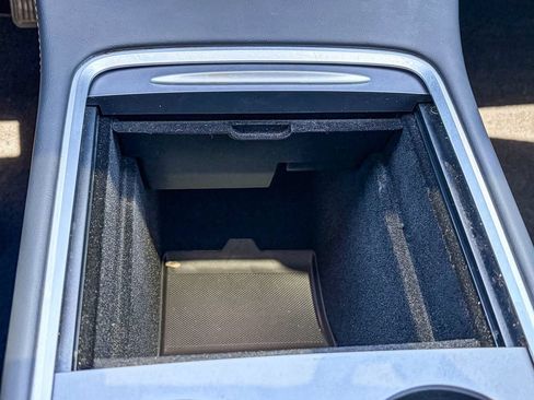 Used 2023 Tesla Model Y 2WD image 31