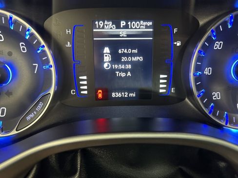 Used 2018 Chrysler Pacifica Touring-L FWD image 18