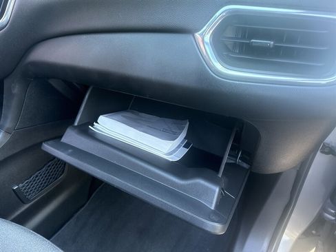 Used 2018 Chevrolet Equinox LT image 24