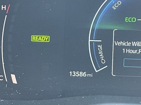 Used 2025 Toyota Camry SE image 7