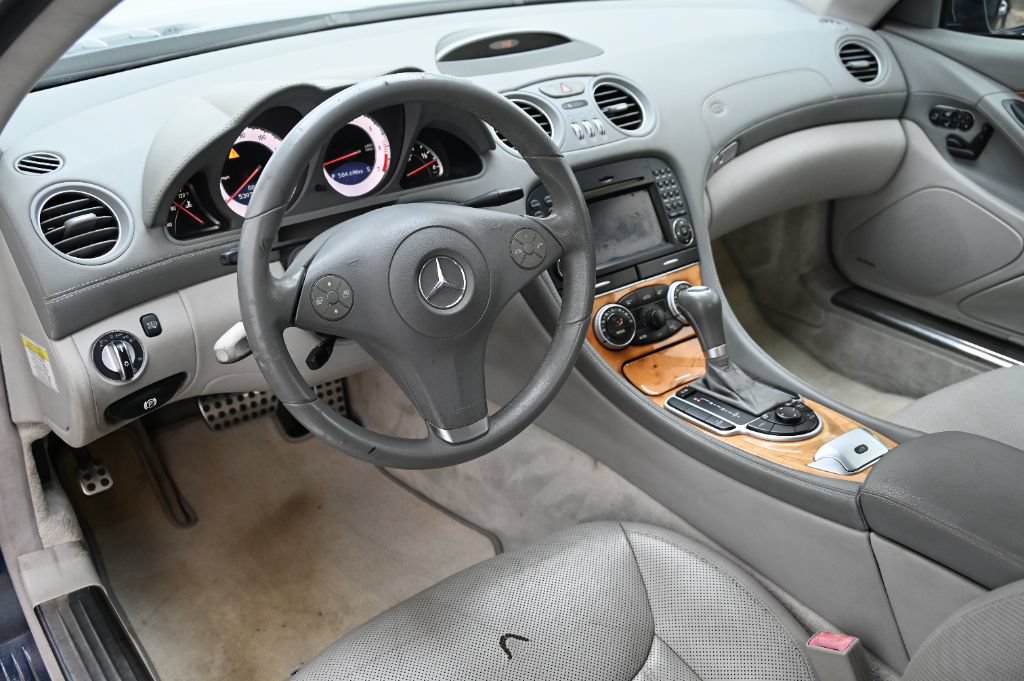 Used 2009 Mercedes-Benz SL 550 w/ Premium I Pkg image 21