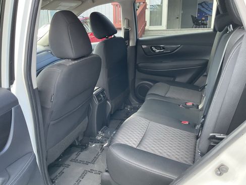 Used 2018 Nissan Rogue SV image 26