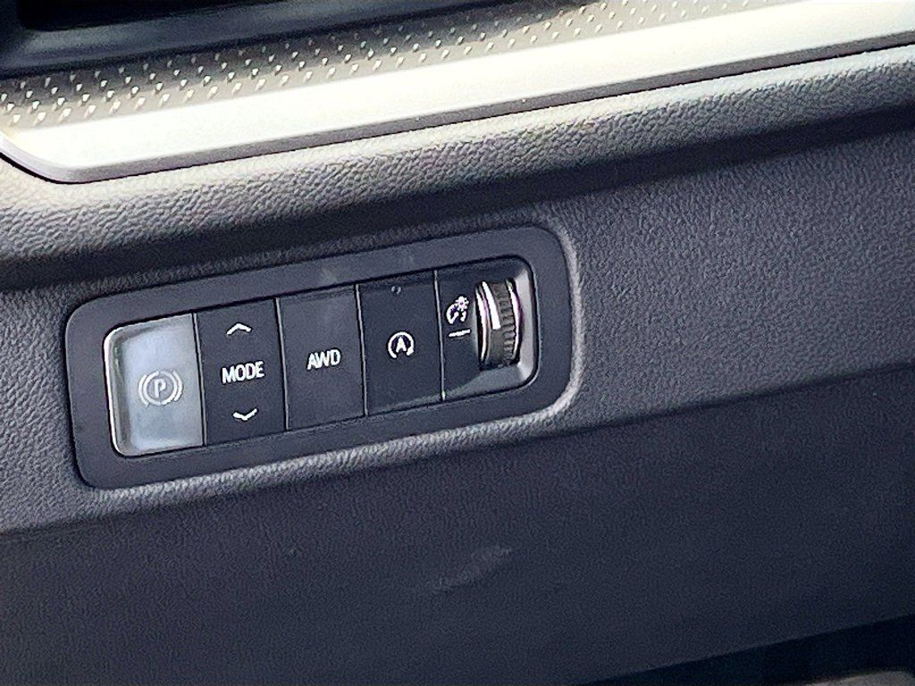 Used 2026 Chevrolet Traverse LT w/ Driver Confidence Package AWD/4WD image 10
