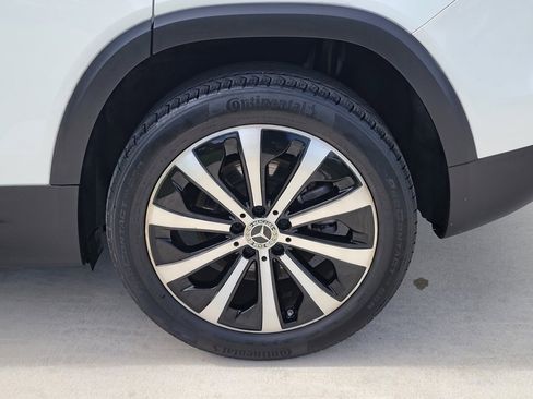 Used 2022 Mercedes-Benz GLB 250 image 4