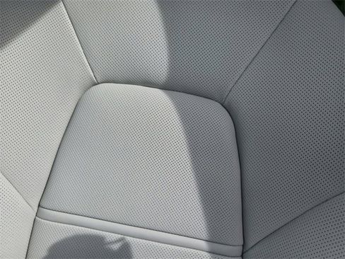 New 2025 Porsche Cayenne Turbo image 31