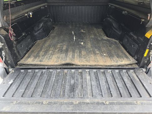 Used 2014 Toyota Tacoma 4x4 Double Cab w/ SR5 Package image 17