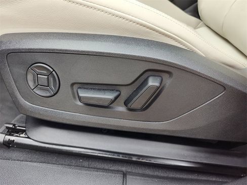 Certified 2025 Audi Q3 2.0T Premium w/ Convenience Package image 26