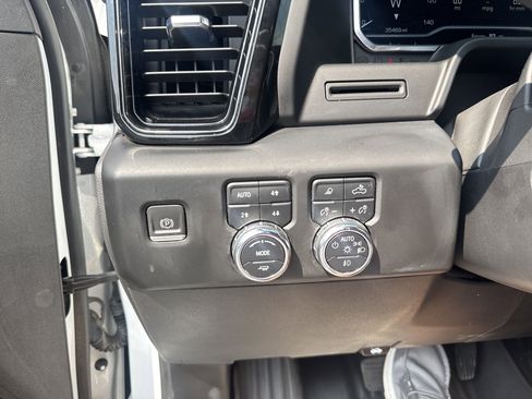 Used 2023 GMC Sierra 1500 AT4 image 29