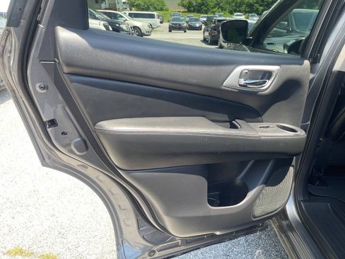 Used 2017 Nissan Pathfinder SL w/ SL Premium Package AWD/4WD image 22
