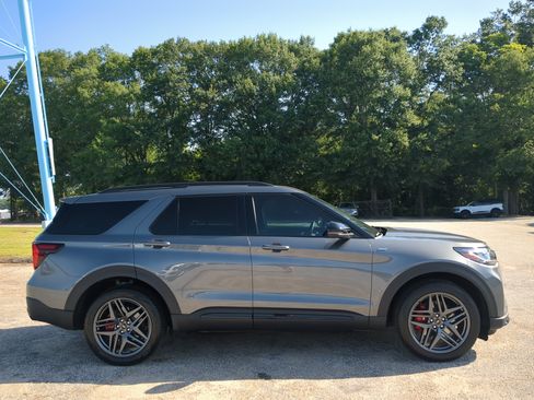 Used 2025 Ford Explorer ST-Line w/ Premium Package AWD/4WD image 1