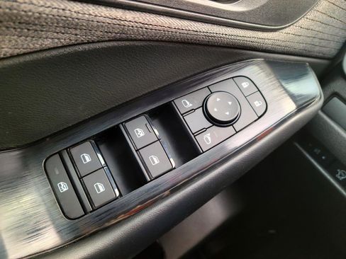 Used 2023 Nissan Rogue S image 12