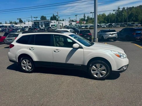 Used 2012 Subaru Outback 3.6R Limited w/ Moonroof Pkg AWD/4WD image 5