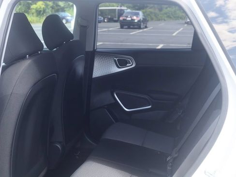 Used 2023 Kia Soul LX w/ LX Technology Package FWD image 23