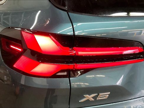 Used 2024 BMW X5 xDrive40i w/ Premium Package image 31