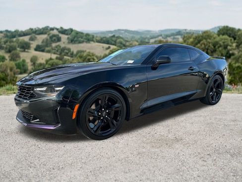 Used 2023 Chevrolet Camaro LT RWD image 3