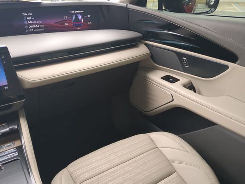 Used 2024 Lincoln Nautilus Reserve image 25