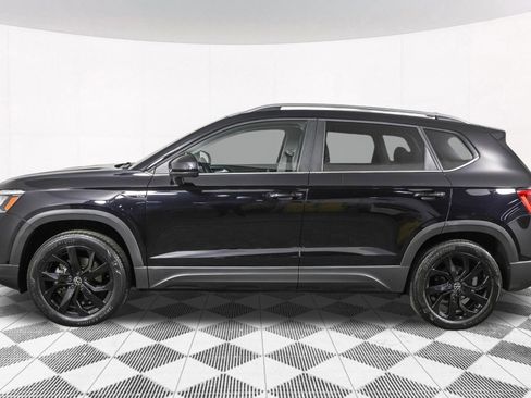 Used 2023 Volkswagen Taos SE w/ Panoramic Sunroof Package AWD/4WD image 19
